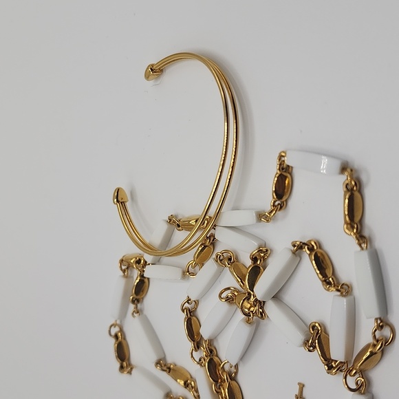 Vintage Crown Trifari Goldtone & White Beaded Necklace & Goldtone Cuff Bracelet - Picture 2 of 8